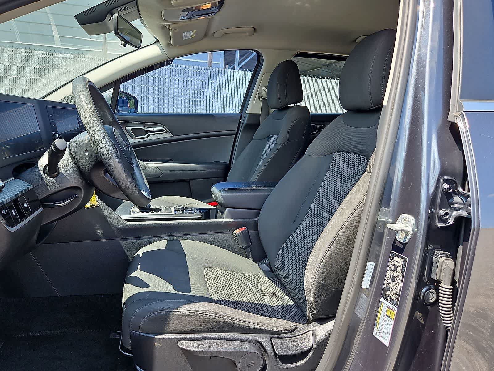Used 2023 Kia Sportage LX AWD/4WD image 23
