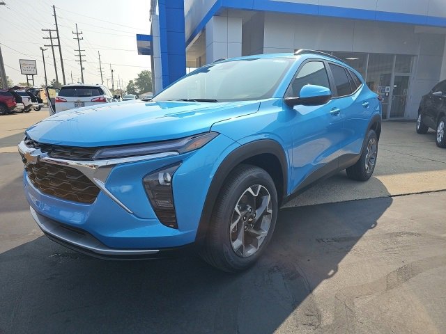 New 2025 Chevrolet Trax LT w/ Sunroof Package image 2