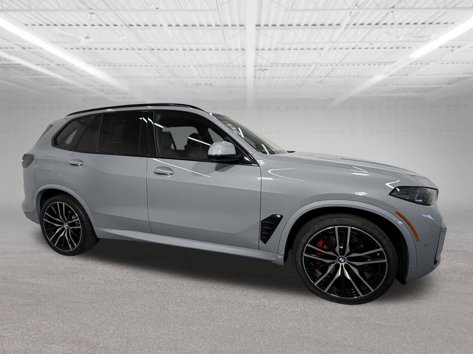 Used 2024 BMW X5 xDrive40i w/ M Sport Package AWD/4WD image 7
