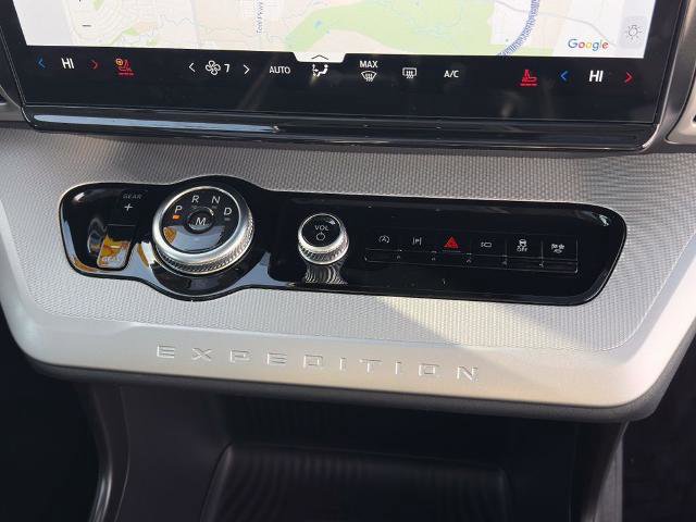 New 2025 Ford Expedition Active image 12