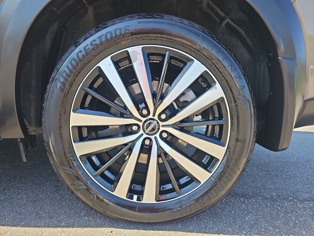 Used 2024 Nissan Pathfinder Platinum w/ Cargo Package image 38