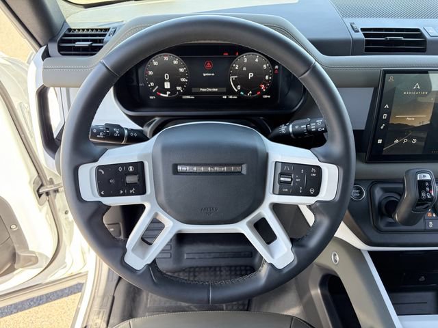 Used 2025 Land Rover Defender 110 X-Dynamic SE AWD/4WD image 11