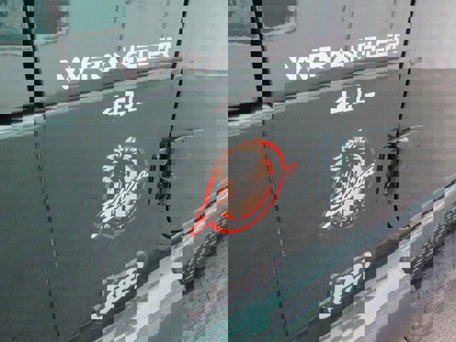 Used 2000 Jeep Wrangler Sahara image 8