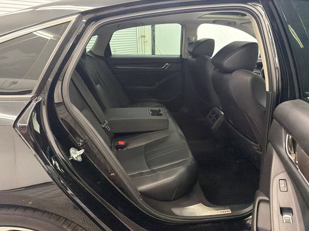 Used 2018 Honda Accord Touring image 17