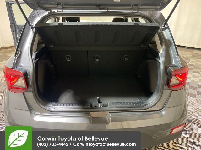 Used 2025 Hyundai Venue SEL image 22