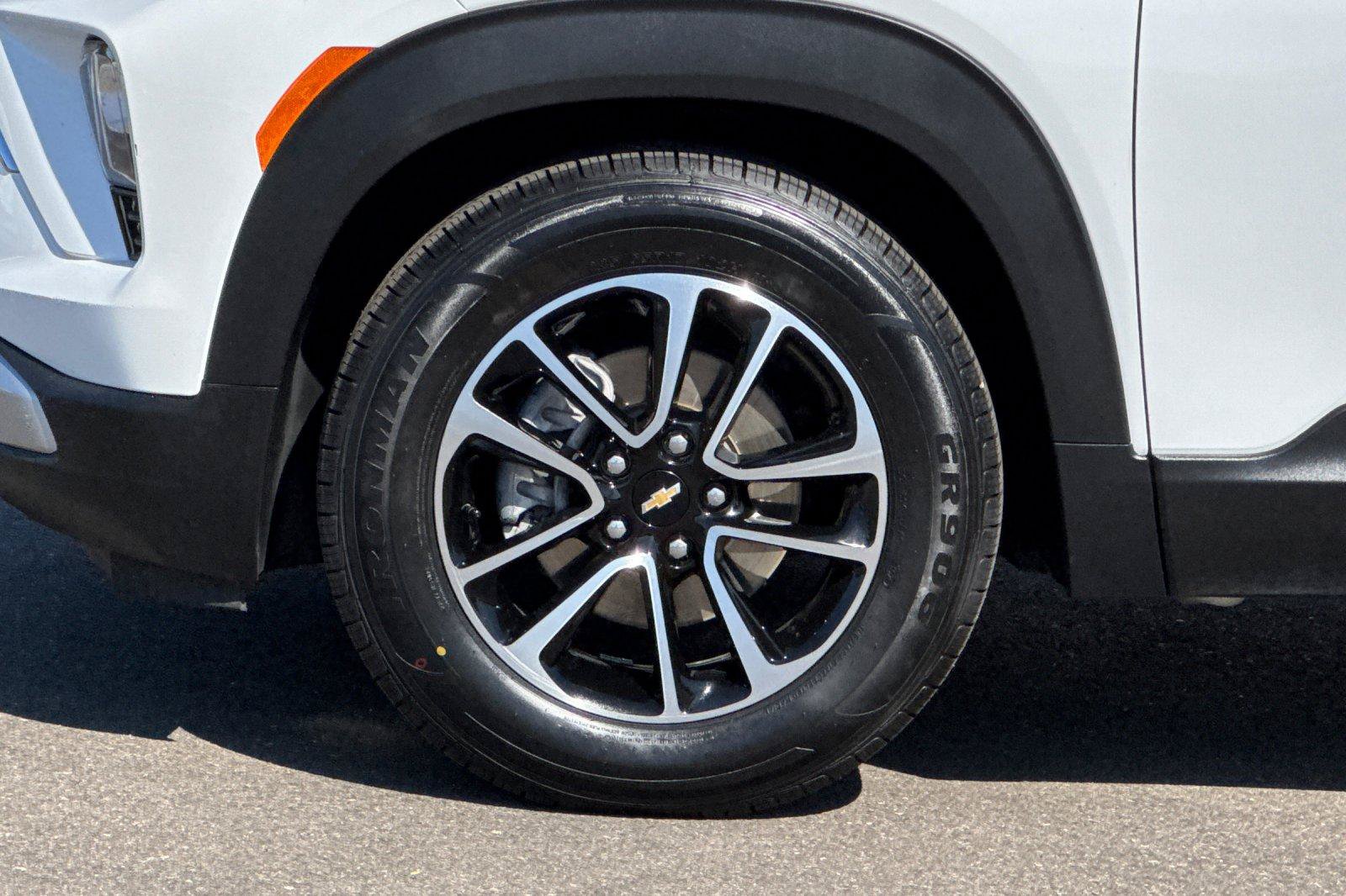 Used 2025 Chevrolet TrailBlazer LT FWD image 28