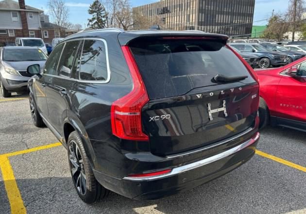 Used 2023 Volvo XC90 B5 Plus w/ Protection Package Premier AWD/4WD image 4