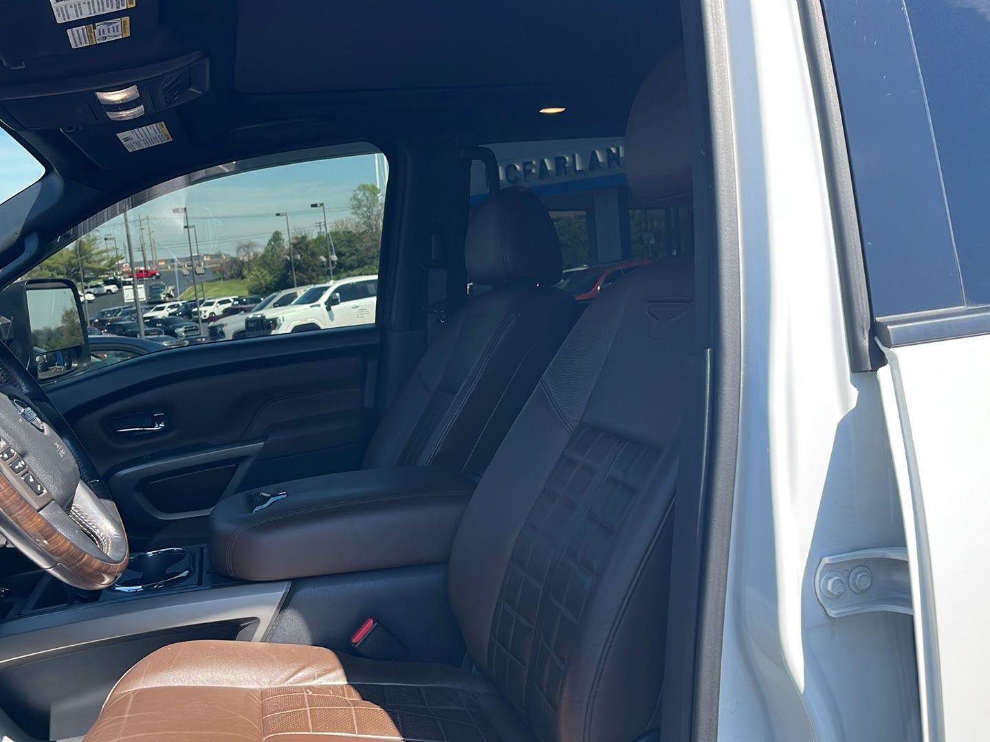 Used 2021 Nissan Titan Platinum Reserve w/ Moonroof Package AWD/4WD image 21