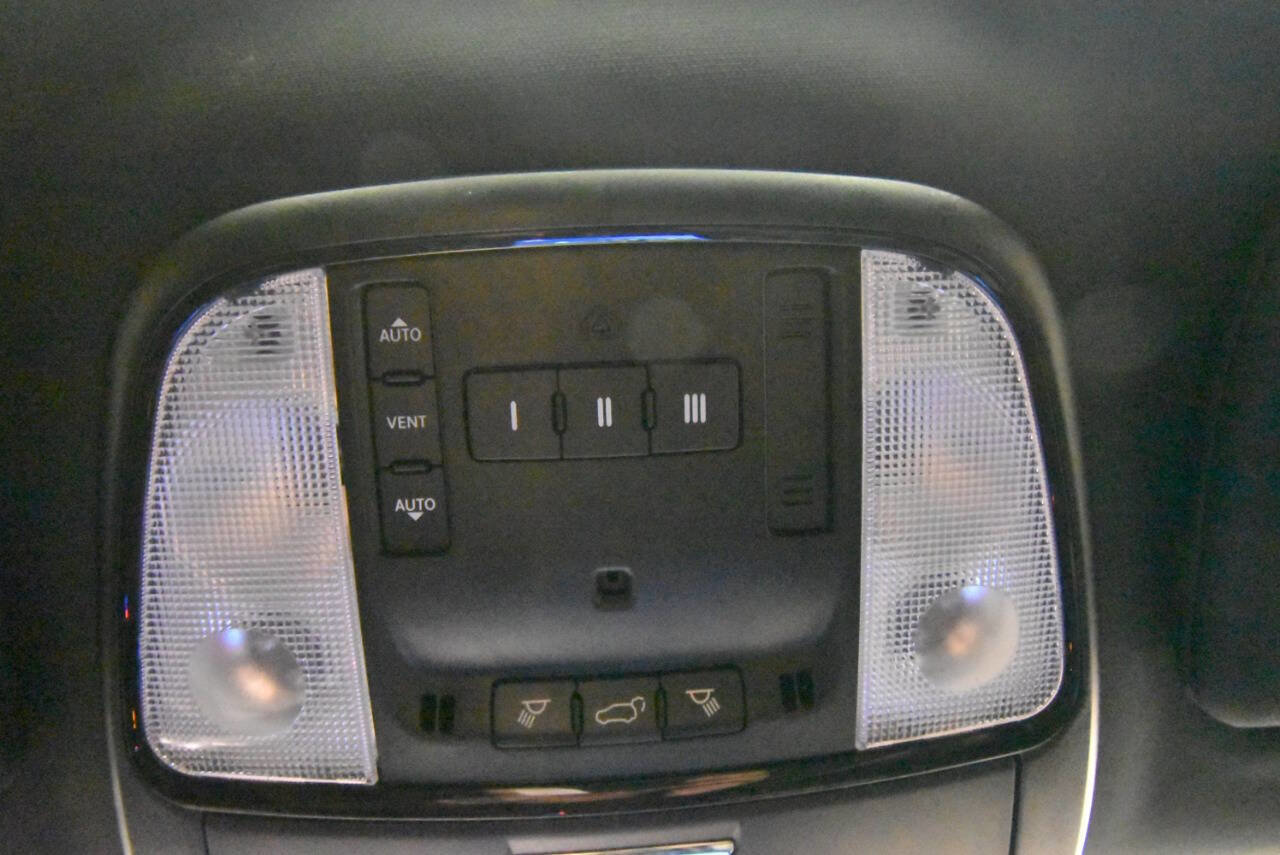 Used 2023 Dodge Durango R/T RWD image 36