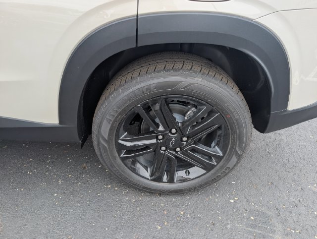 New 2026 Chevrolet Trax ACTIV w/ Sunroof Package FWD image 18