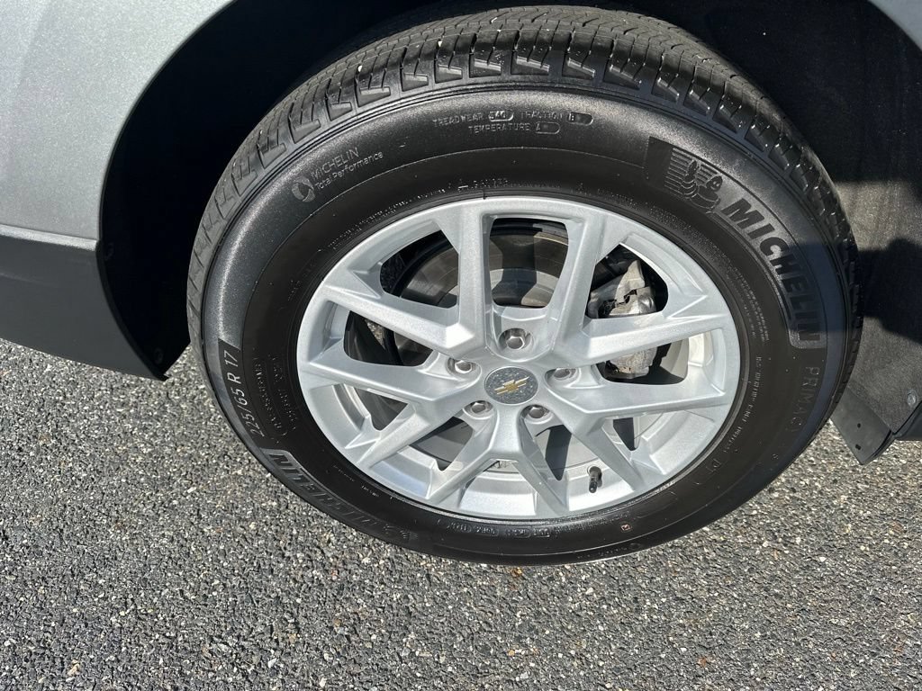 Used 2023 Chevrolet Equinox LS FWD image 26