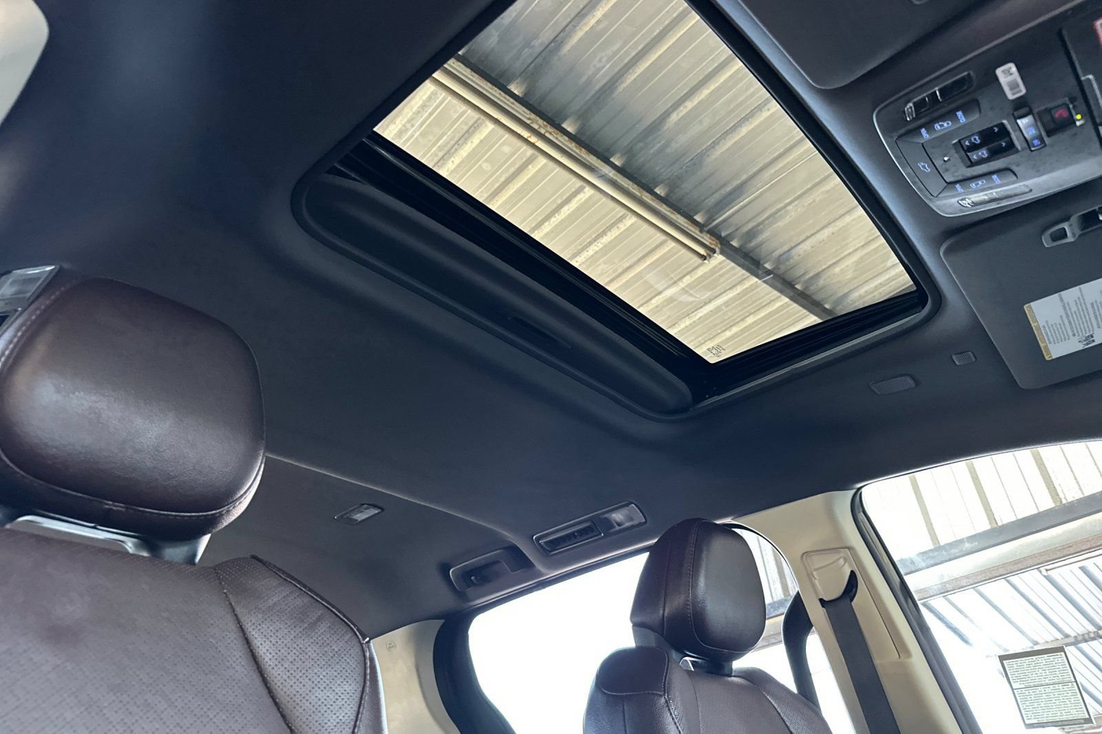 Certified 2022 Toyota Sienna Platinum FWD image 19
