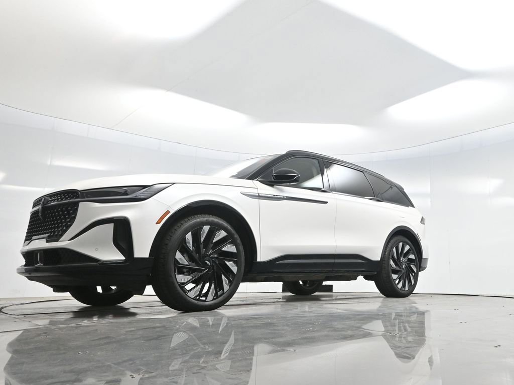 Used 2025 Lincoln Nautilus Reserve w/ Jet Appearance Package image 49