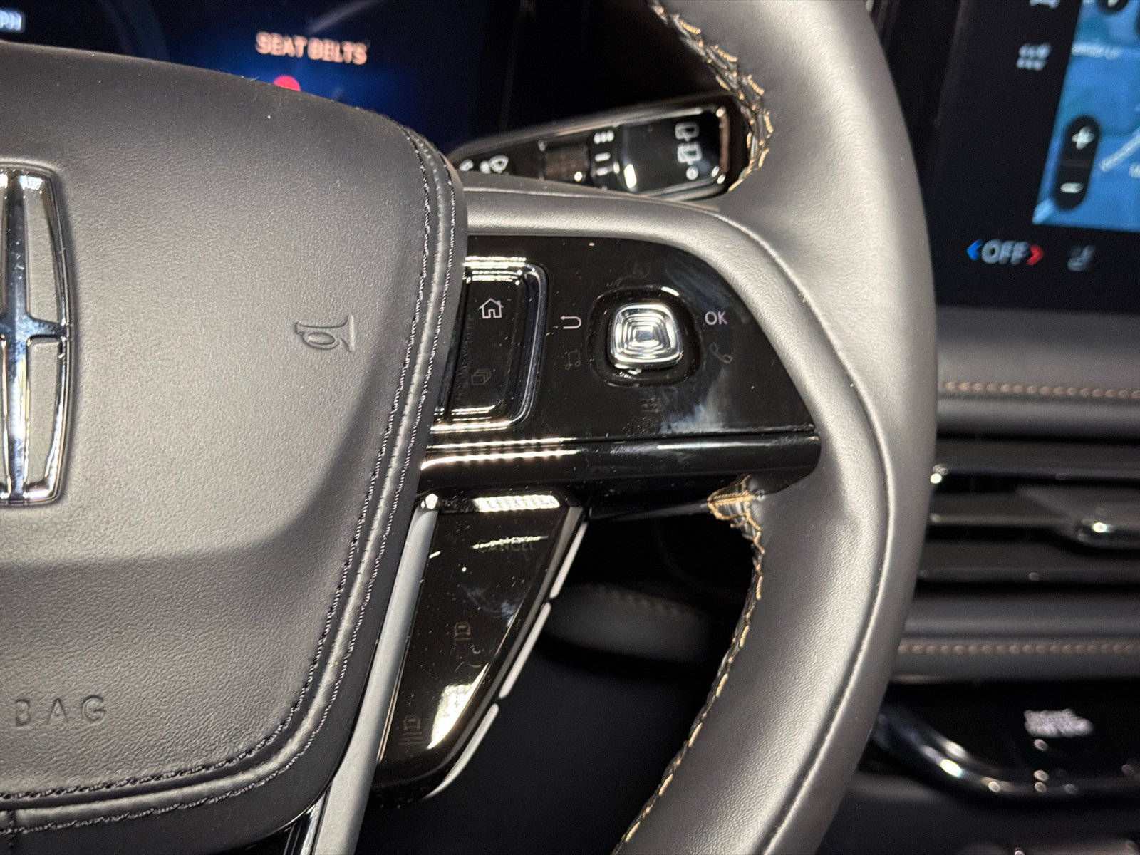 New 2027 Lincoln Aviator AWD image 24