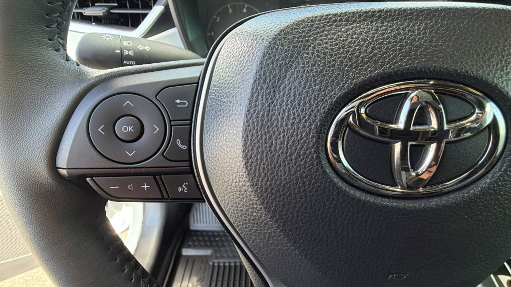 Certified 2025 Toyota Corolla SE w/ Convenience Package image 19
