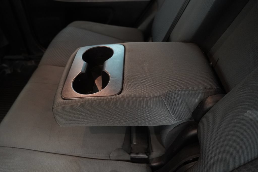 Used 2019 Toyota Highlander LE AWD/4WD image 28