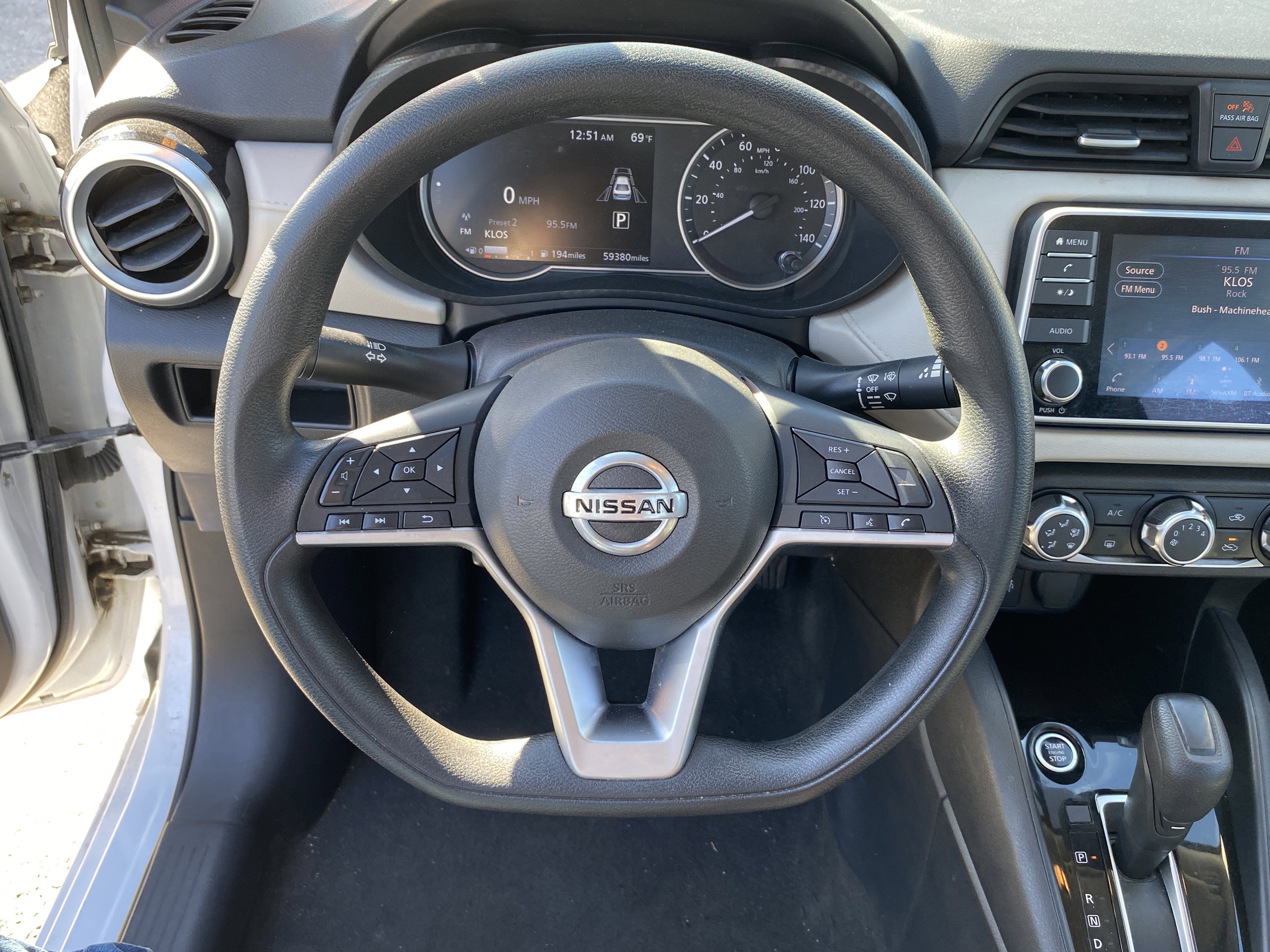 Used 2022 Nissan Versa SV image 12