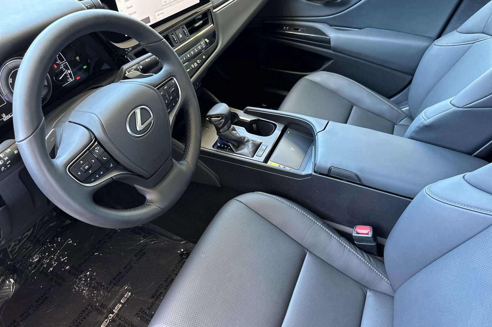 Used 2025 Lexus ES 300h w/ Premium Package FWD image 10