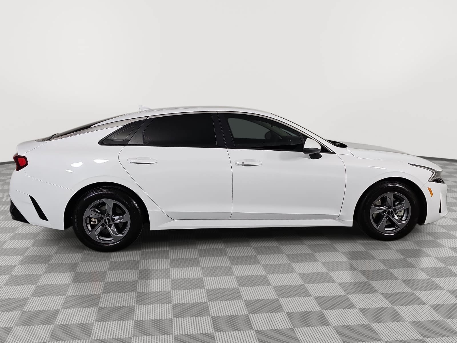 Used 2023 Kia K5 LXS FWD image 9