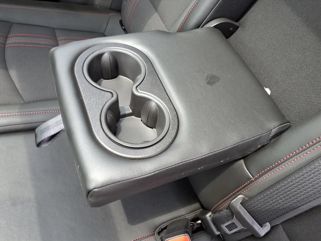 Used 2022 Chevrolet Equinox RS w/ LPO, Floor Liner Package FWD image 16