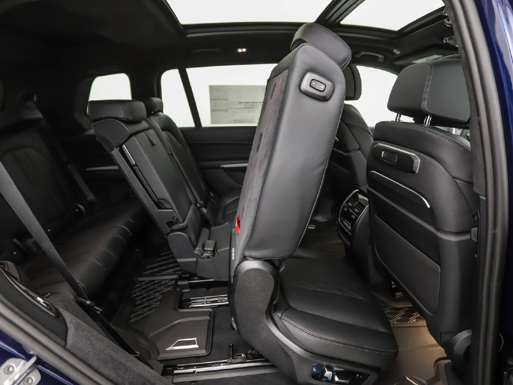 New 2027 BMW X7 M60i AWD/4WD image 36