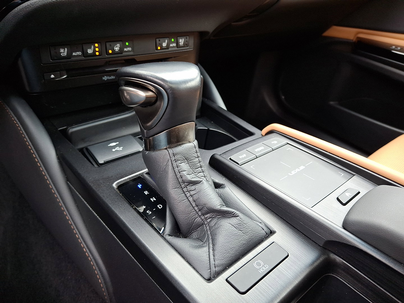 Certified 2022 Lexus ES 350 w/ Premium Package image 16