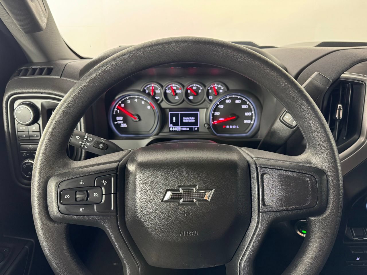 Used 2025 Chevrolet Silverado 1500 Custom Trail Boss AWD/4WD image 13