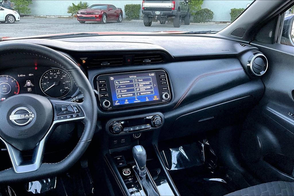 Used 2023 Nissan Kicks SR image 9