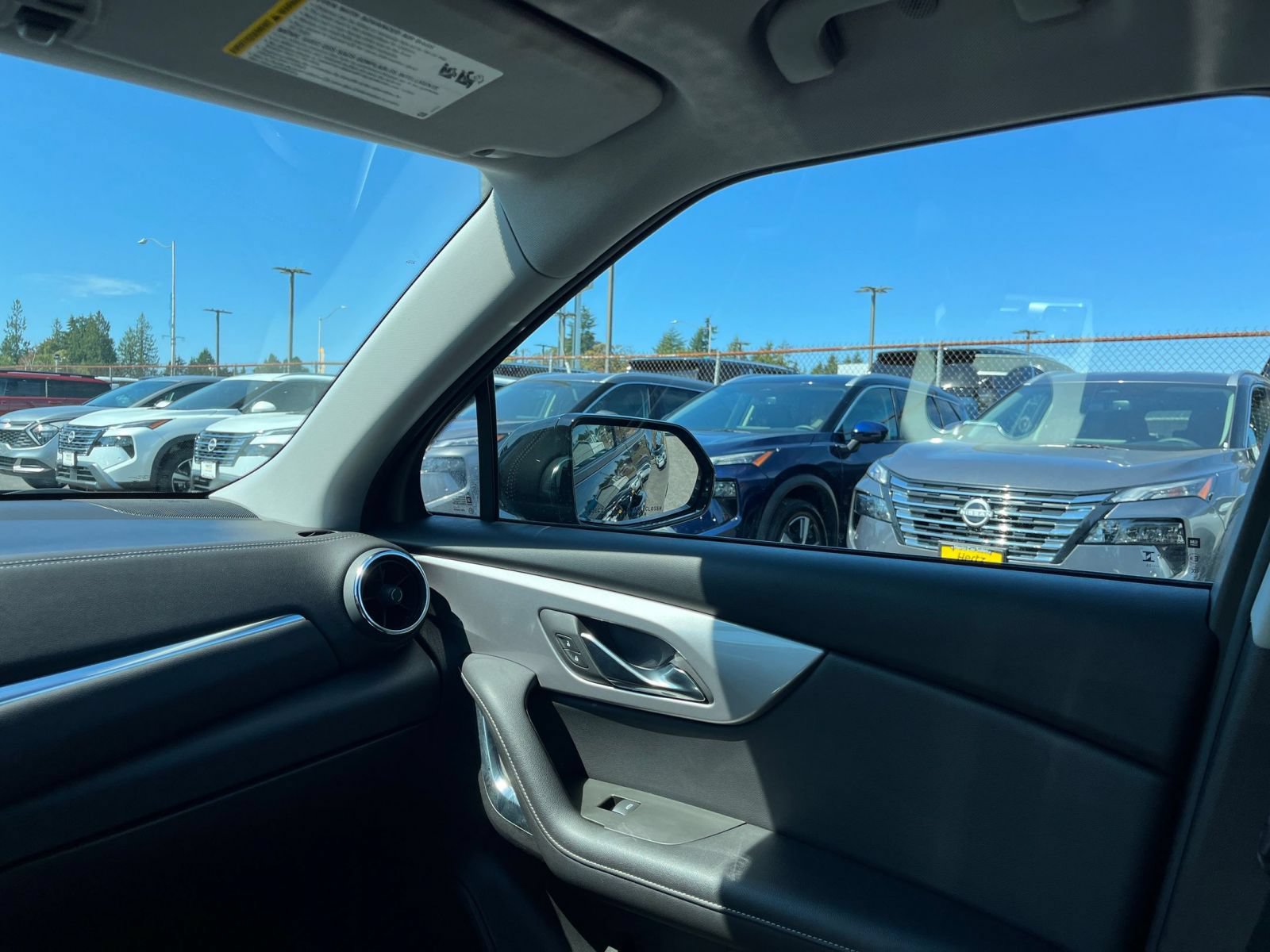 Used 2025 Chevrolet Blazer LT FWD image 35