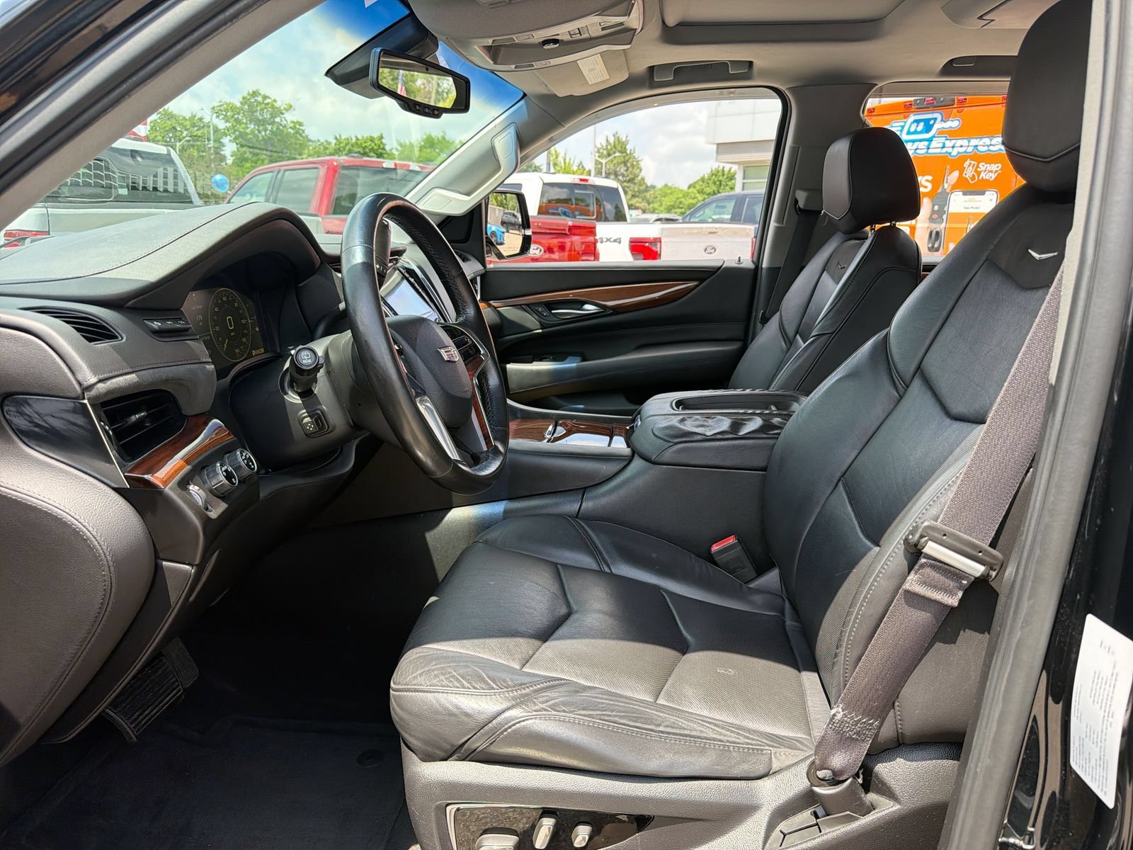 Used 2015 Cadillac Escalade Premium AWD/4WD image 13