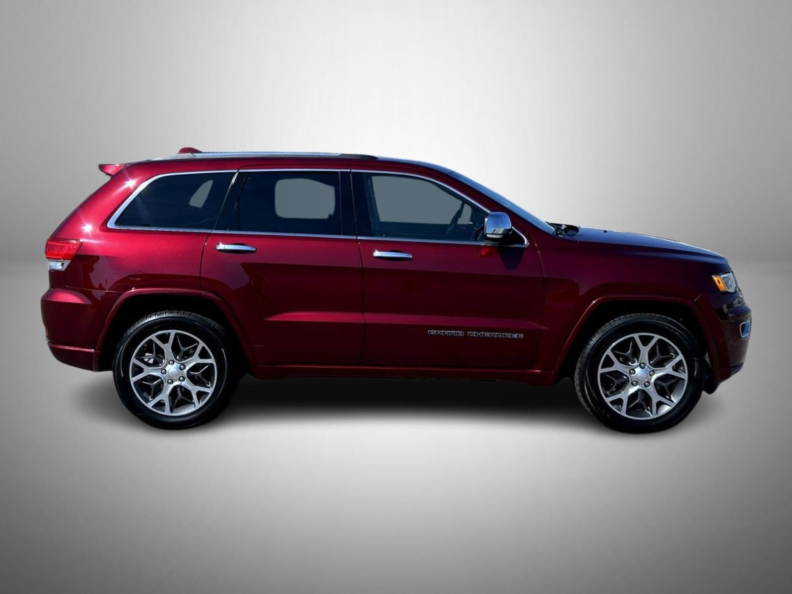 Used 2017 Jeep Grand Cherokee Overland AWD/4WD image 4