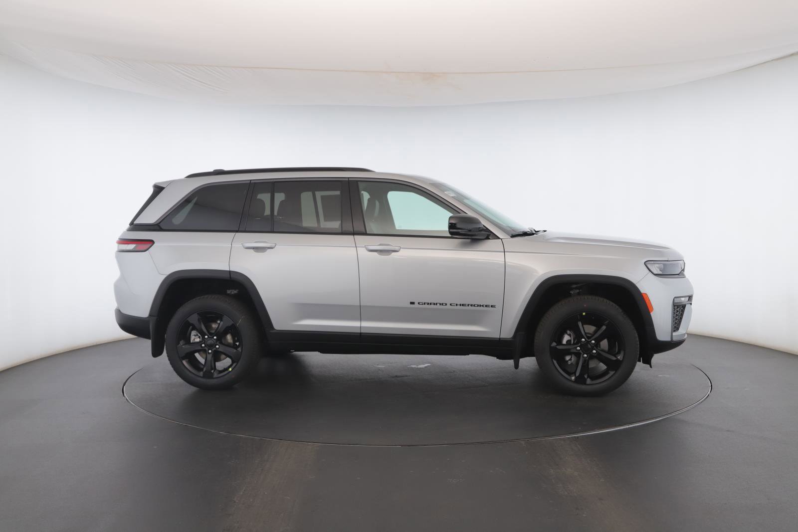 New 2026 Jeep Grand Cherokee Limited w/ Limited Altitude Package image 19