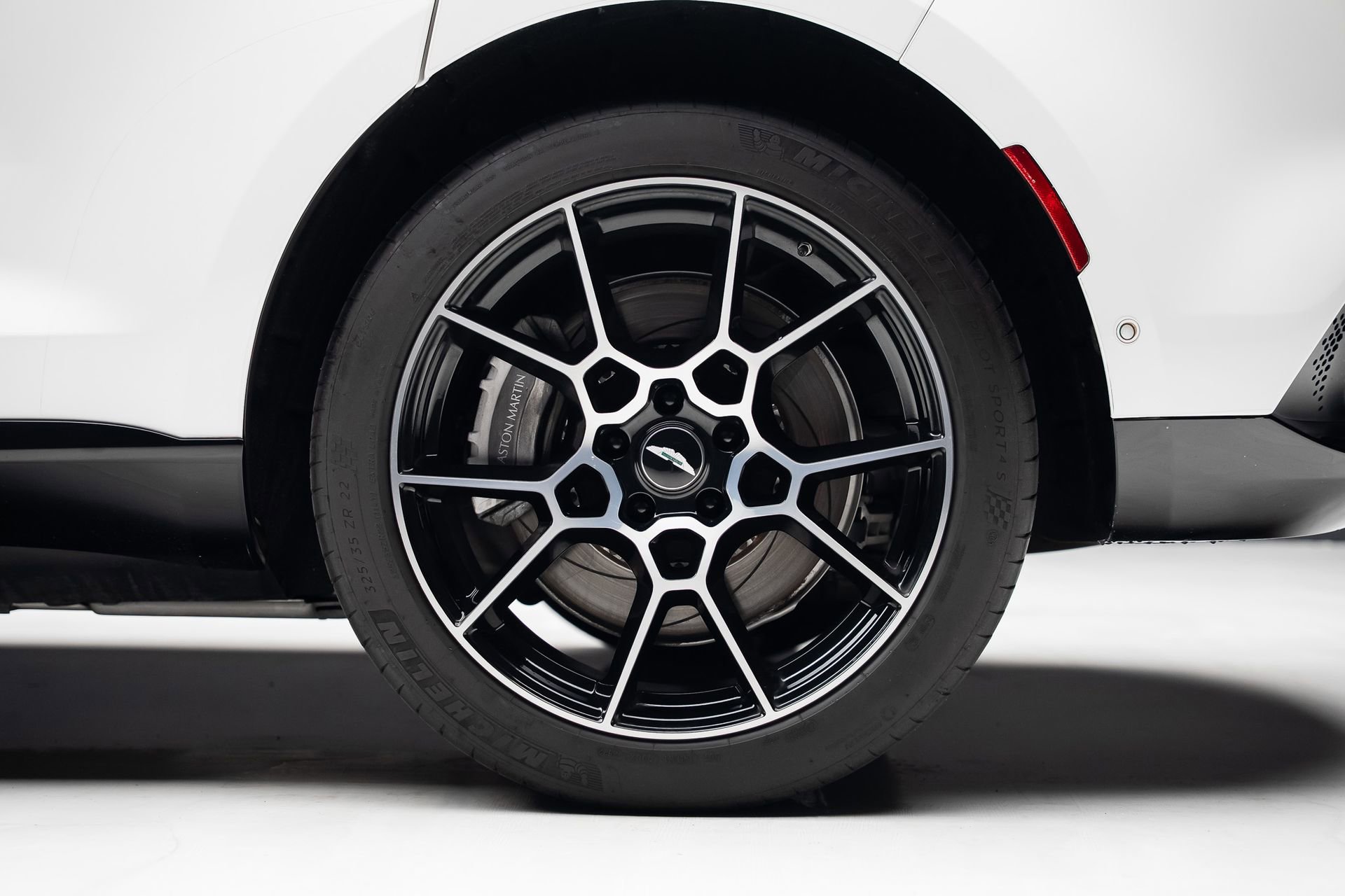 Used 2021 Aston Martin DBX AWD/4WD image 20