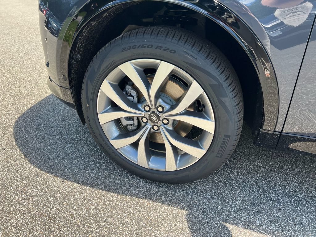 New 2026 Land Rover Discovery Sport Landmark AWD/4WD image 9