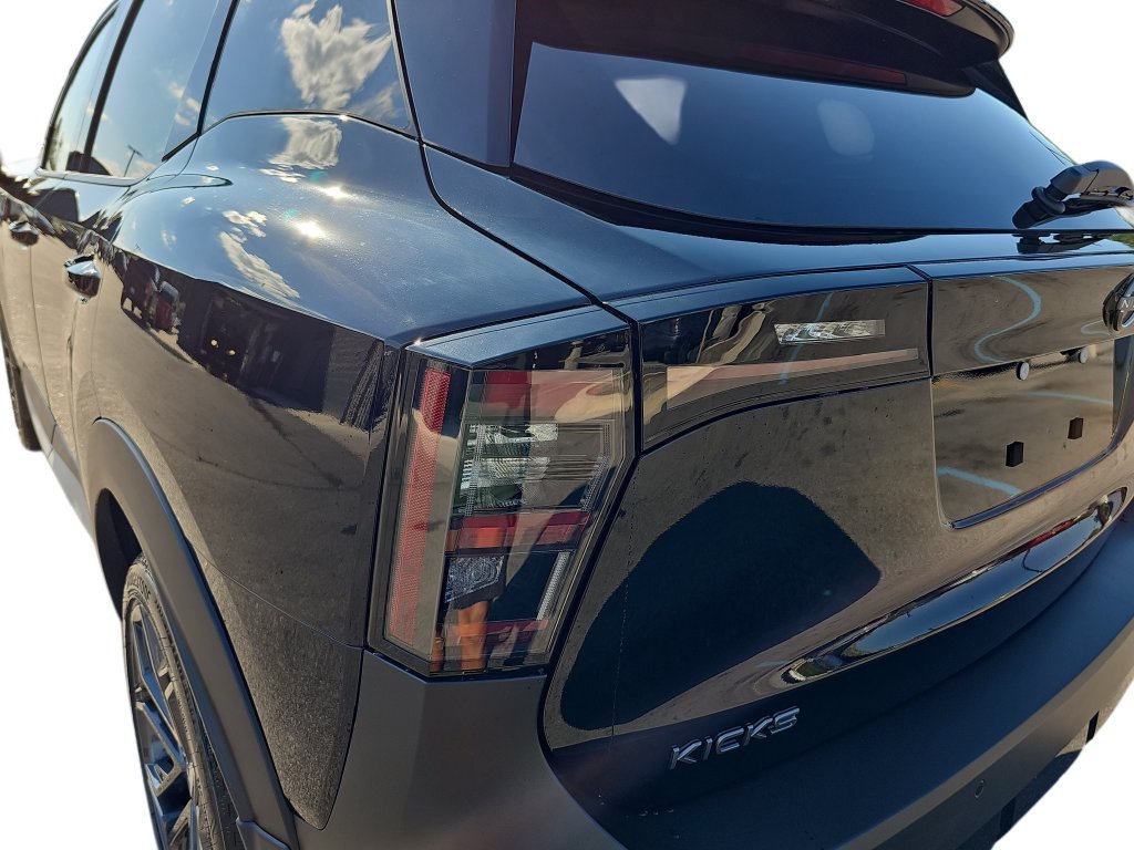 New 2027 Nissan Kicks SR w/ Cold Weather Package FWD image 33