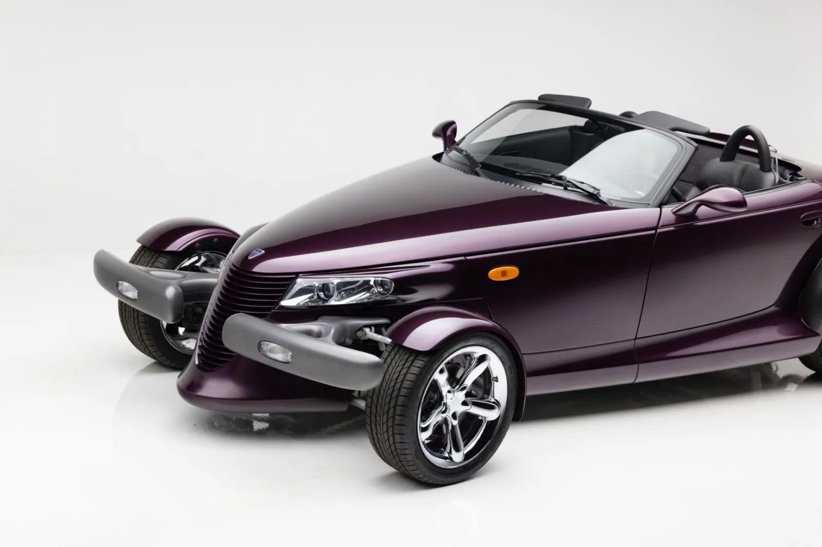 Used 1999 Plymouth Prowler RWD image 29