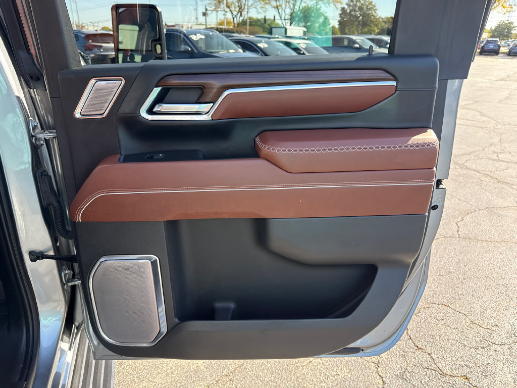 Certified 2025 GMC Sierra 2500 Denali Ultimate AWD/4WD image 34
