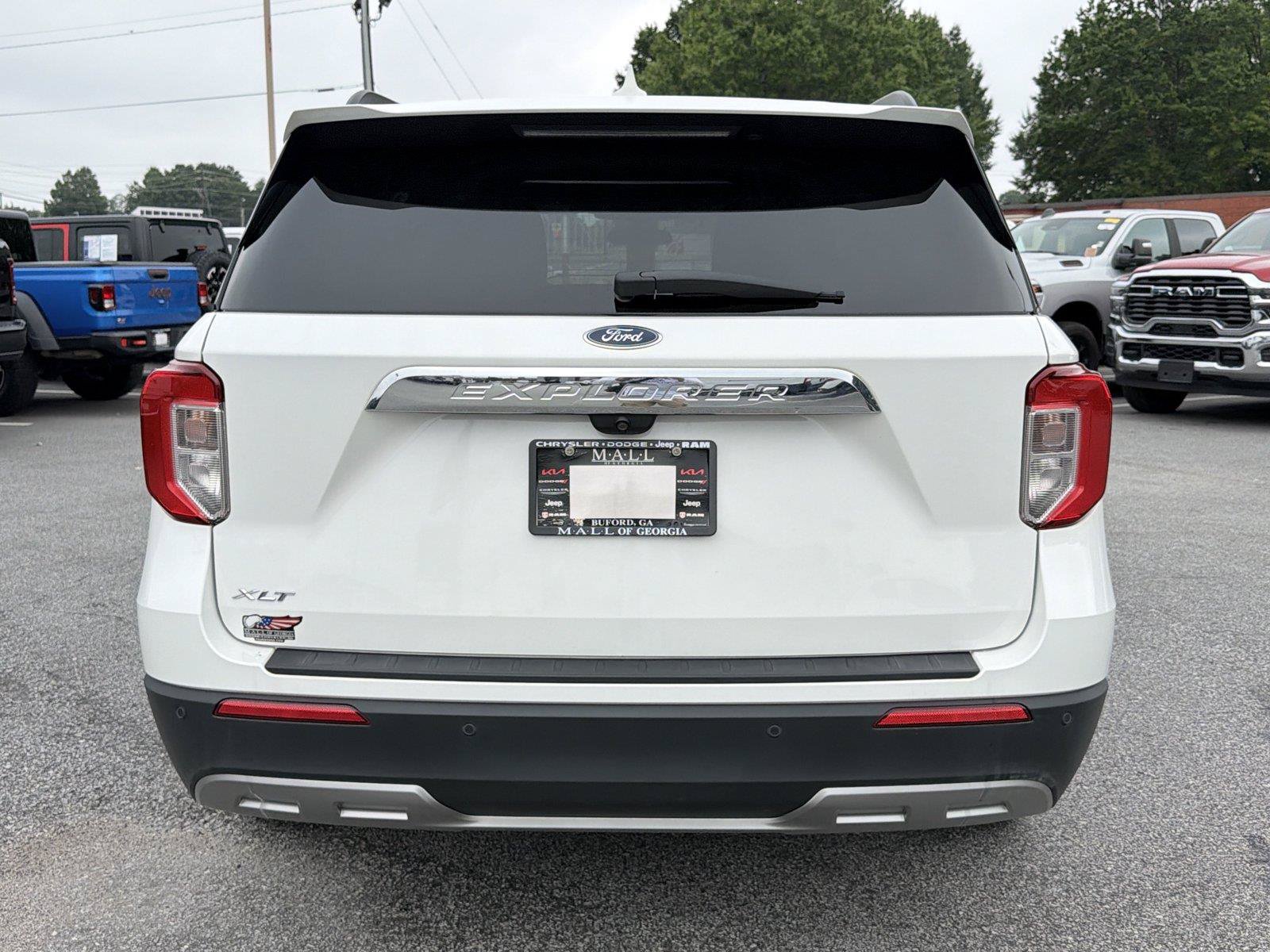 Used 2023 Ford Explorer XLT w/ Equipment Group 202A RWD image 6