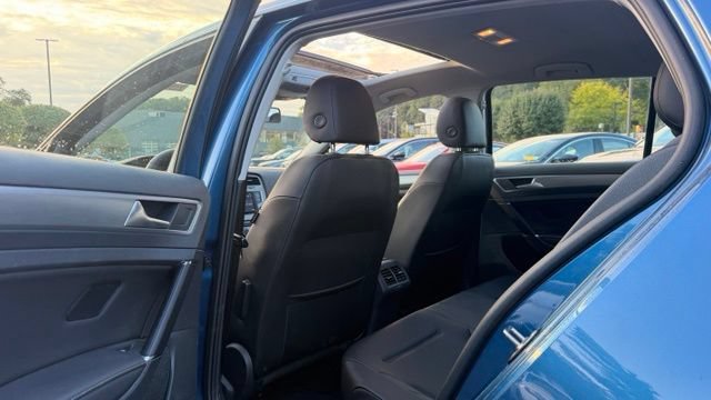 Used 2017 Volkswagen Golf Wolfsburg Edition FWD image 10