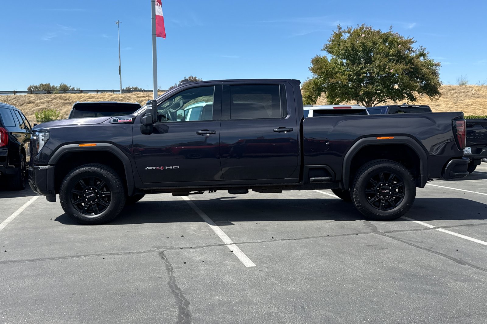 Used 2026 GMC Sierra 2500 AT4 AWD/4WD image 8