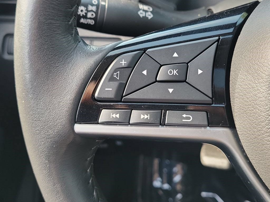 Used 2024 Nissan Altima 2.5 SL FWD image 11