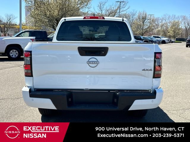 Used 2025 Nissan Frontier SV image 3