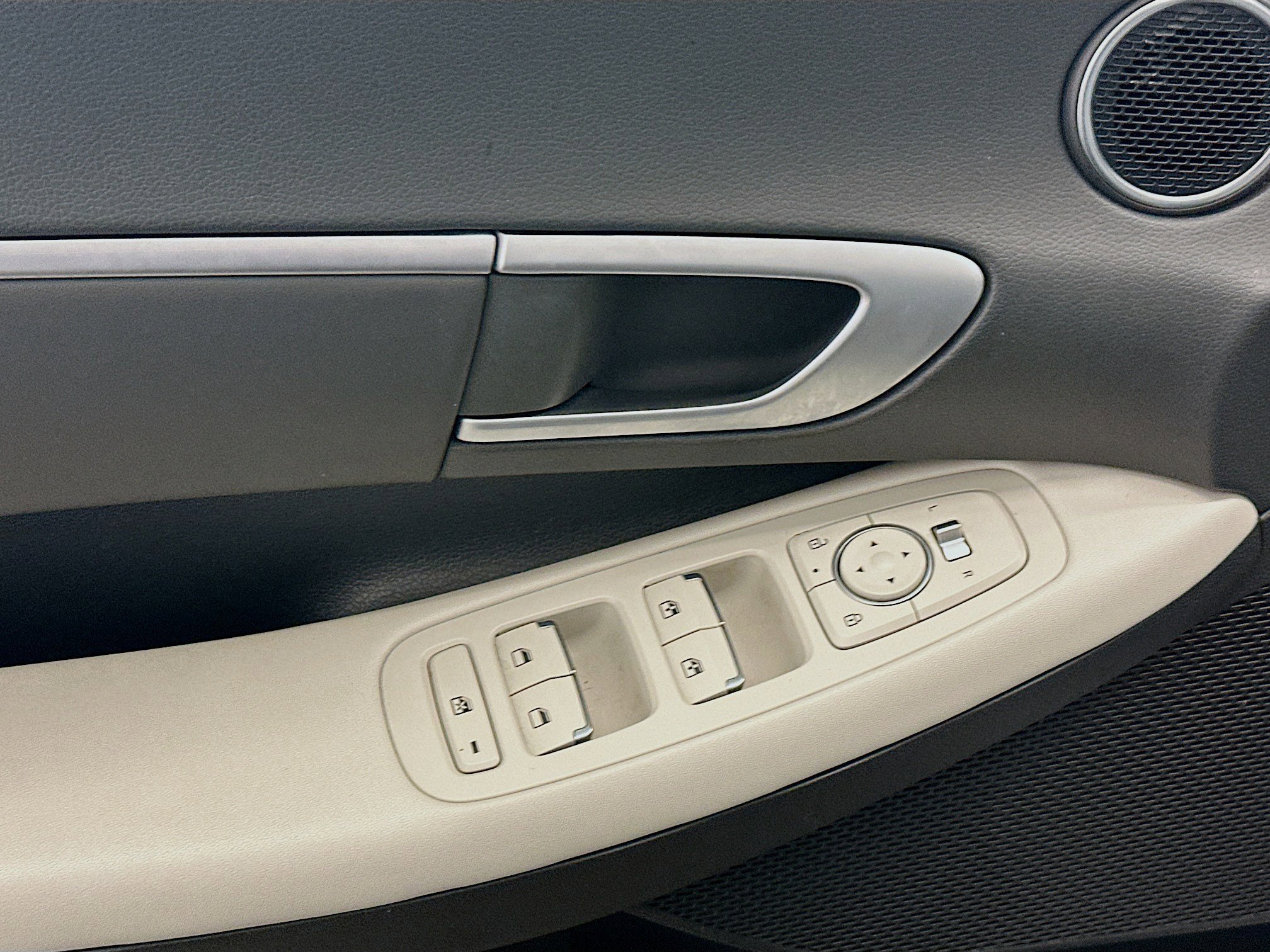 Used 2025 Hyundai Sonata SEL FWD image 15