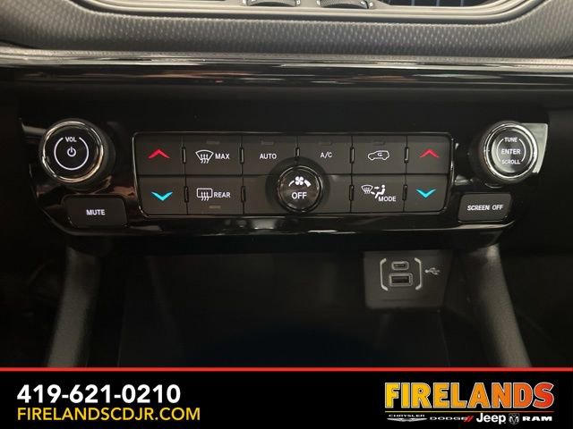 New 2025 Jeep Compass Latitude w/ Sun & Sound Group image 22