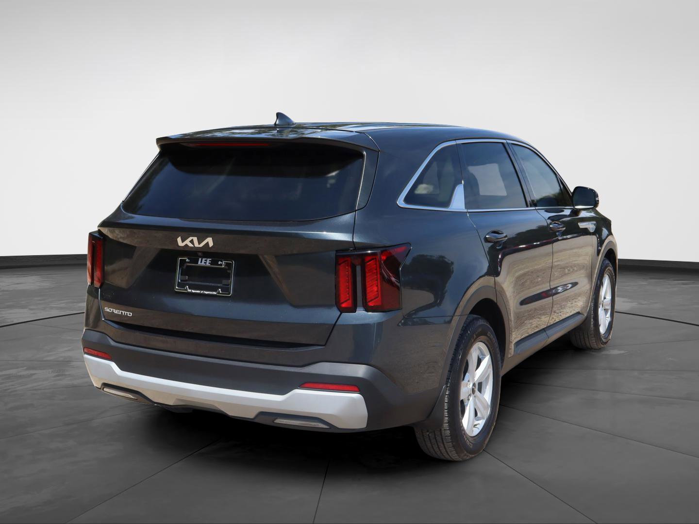 Used 2025 Kia Sorento LX image 5