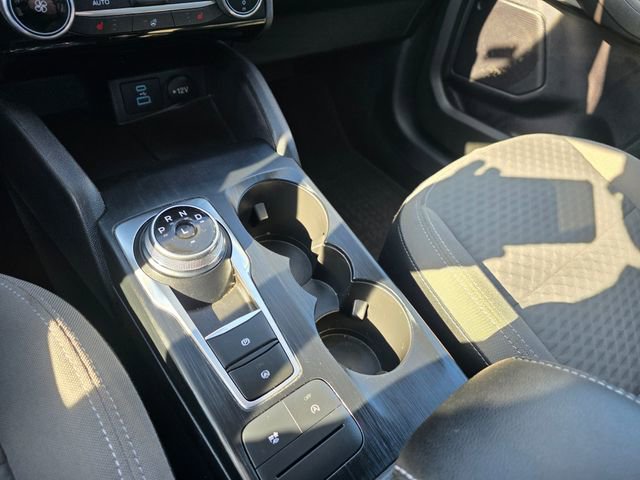 Used 2022 Ford Escape SE w/ SE Sport Appearance Package image 22