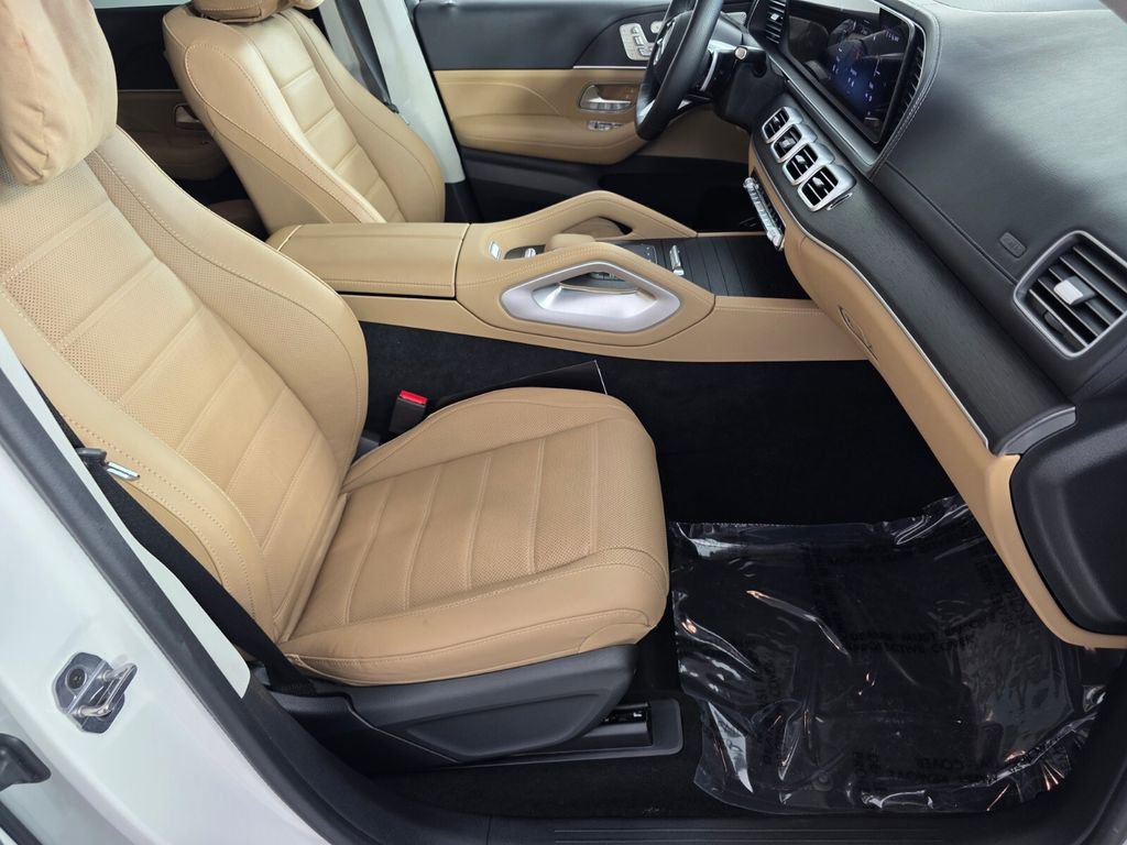 Certified 2025 Mercedes-Benz GLS 450 4MATIC image 33