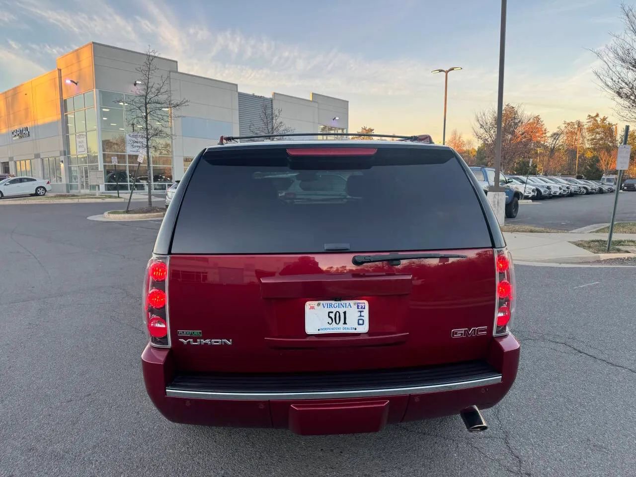 Used 2011 GMC Yukon Denali image 16