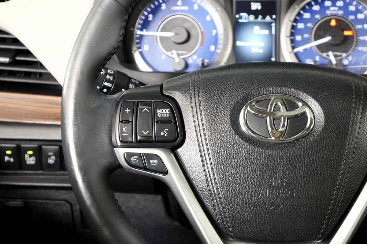 Used 2017 Toyota Sienna AWD image 29