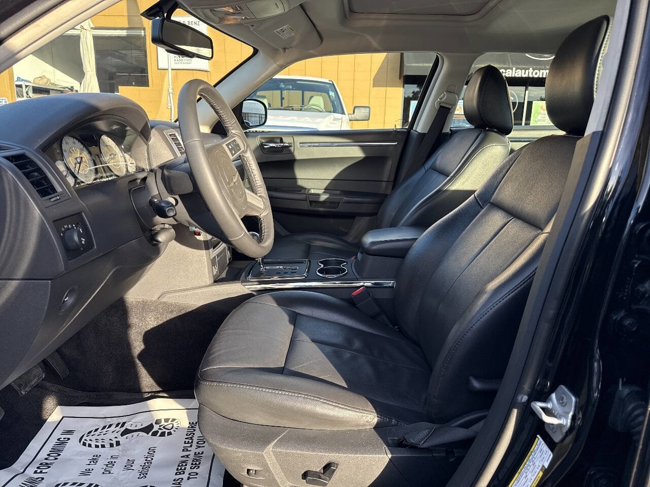 Used 2010 Chrysler 300 Touring image 13